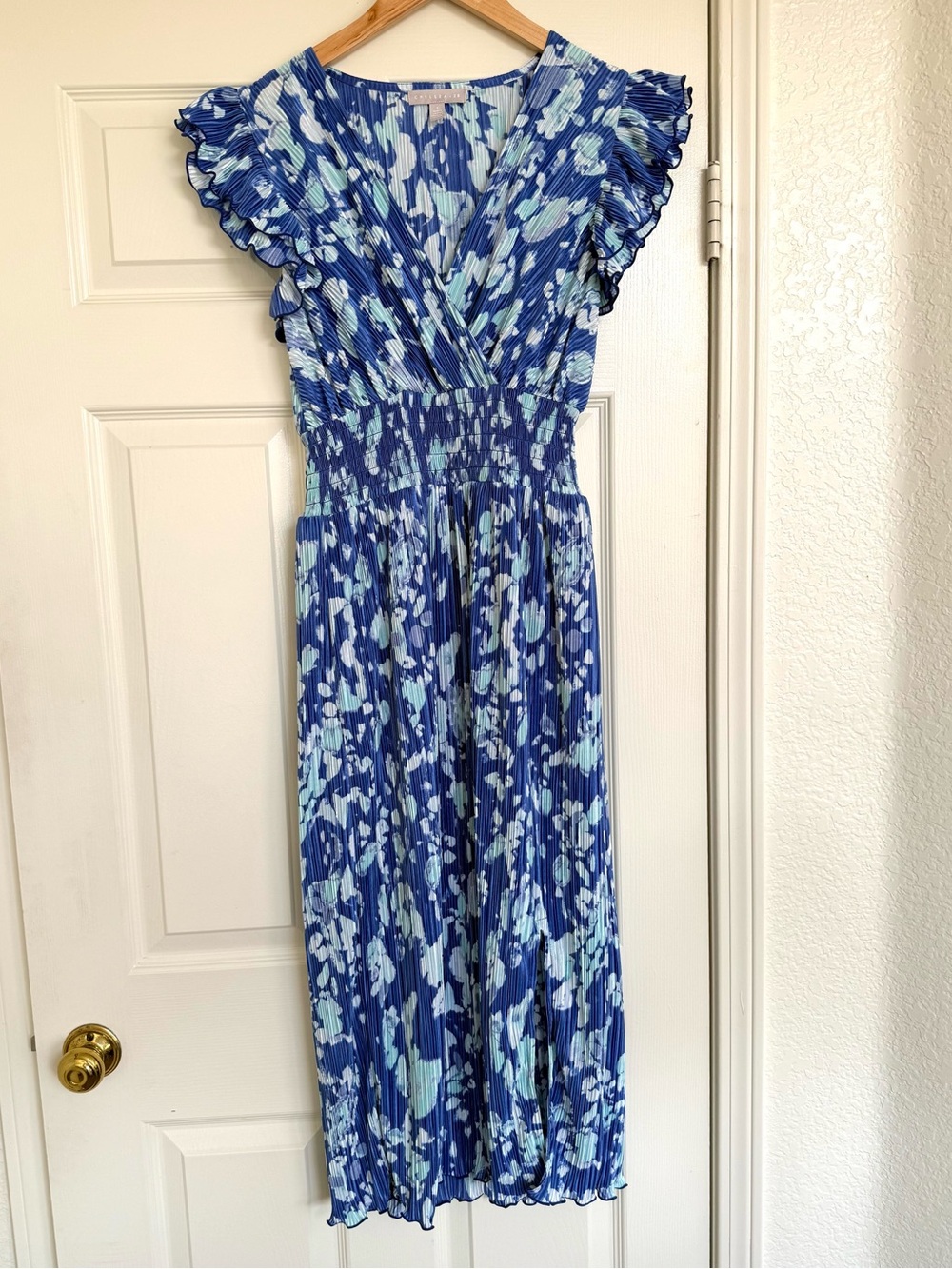 Chelsea 28 Blue Floral Pleated Maxi Dress Size Small